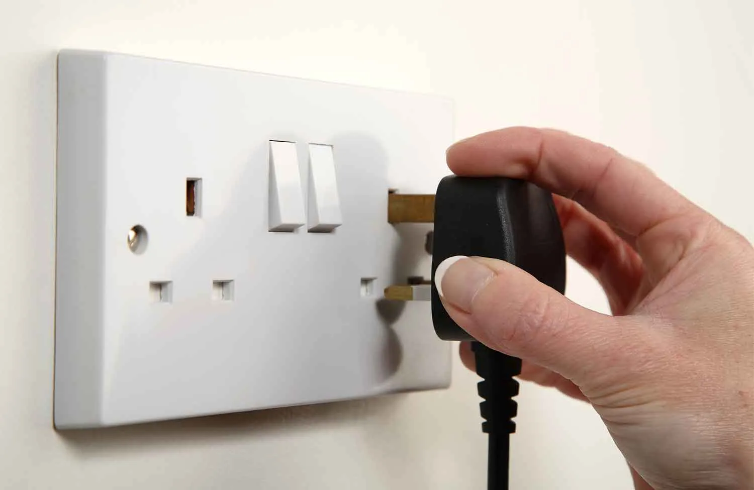 Crackling Sound Coming from Power Socket: What to Do - Local Electrical Group